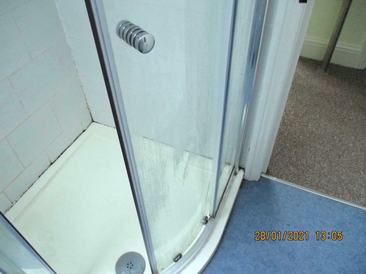 Shower Tray condition at Check-out by Sheridan Inventory Services